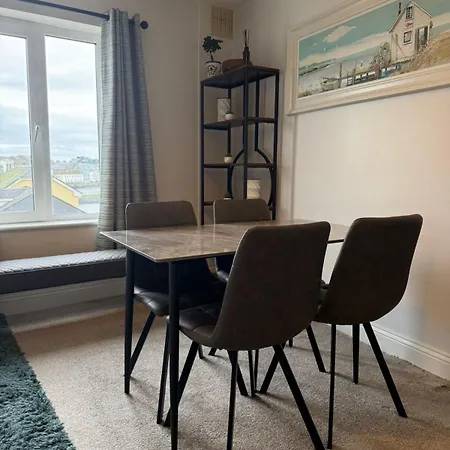 Townhouse 1 Minute Walk From Everything Lejlighed Galway
