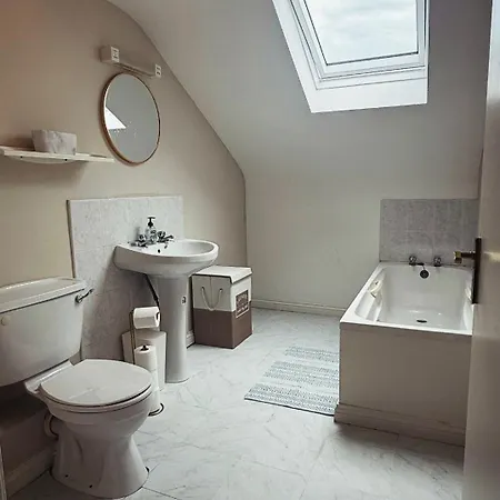 Townhouse 1 Minute Walk From Everything Lejlighed Galway