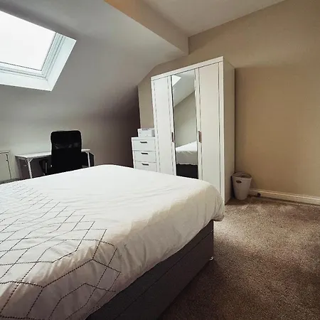 Townhouse 1 Minute Walk From Everything Galway